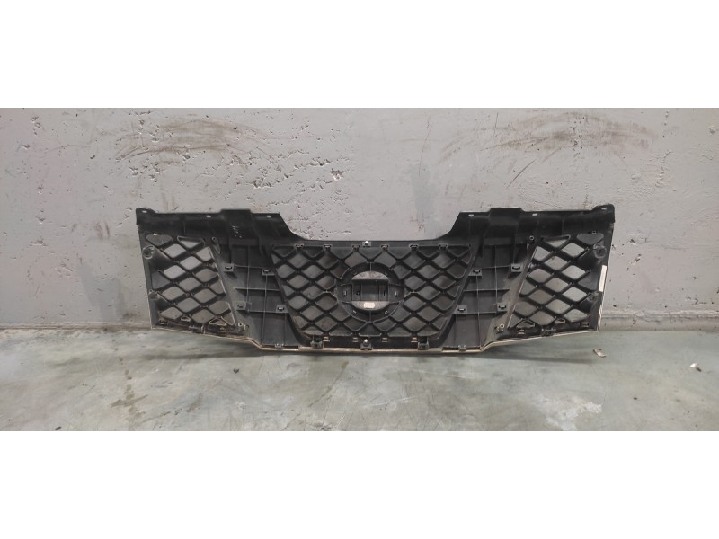Recambio de rejilla delantera central para nissan pathfinder (r51) 2.5 dci le referencia OEM IAM   