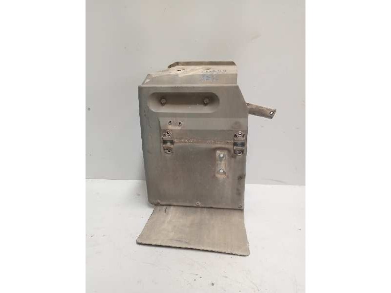 Recambio de guardabarros delantero izquierdo para nissan cabstar 01.04  cabina simple cabina individual referencia OEM IAM 63101