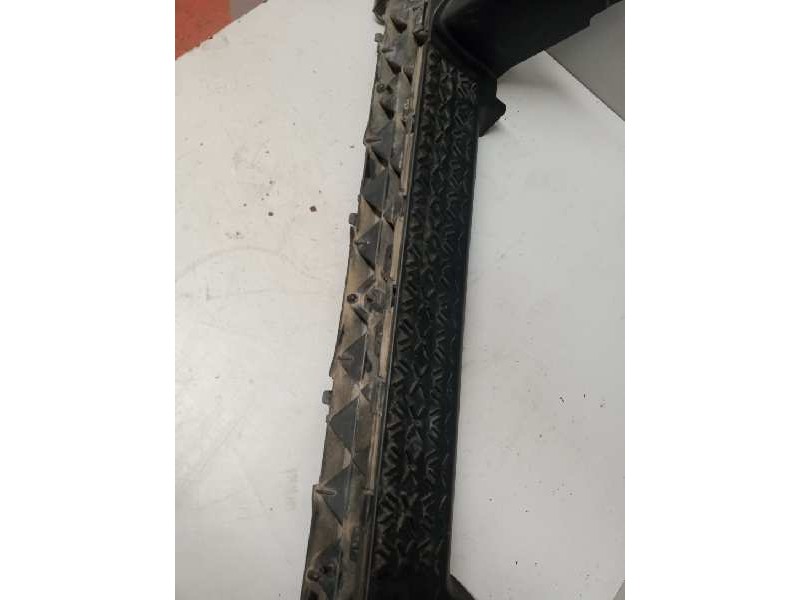 Recambio de molduras delanteras para man tgx 18.xxx 12.4 diesel referencia OEM IAM 81416146011  PISADERA FRONTAL