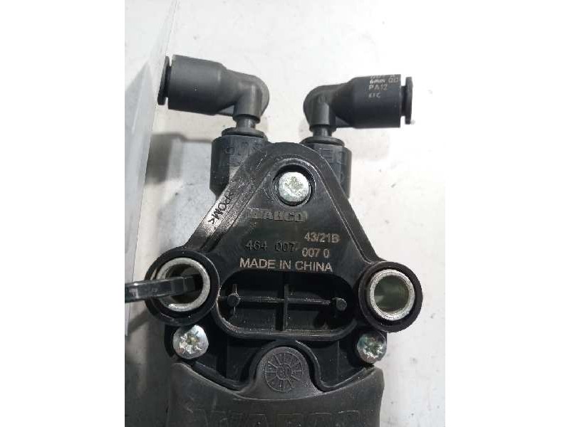 Recambio de valvula aire para renault magnum ab 2005 12.8 diesel referencia OEM IAM 4640070070  VALVULA NIVELADORA