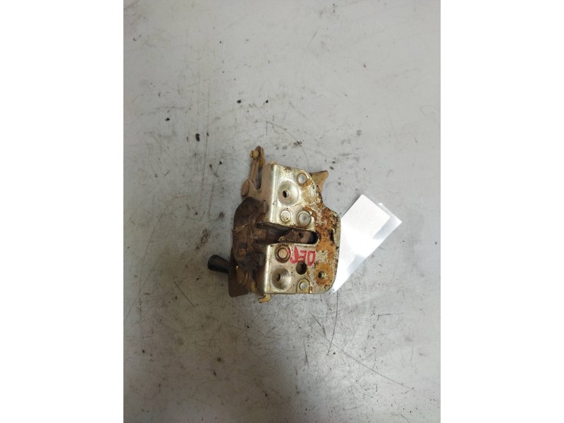 Recambio de cerradura puerta delantera derecha para nissan trucks l35.08 ...... referencia OEM IAM   