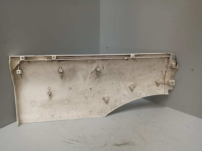 Recambio de moldura trasera cabina para man tgx 18.xxx 12.4 diesel referencia OEM IAM 81615100409  IZQUIERDA