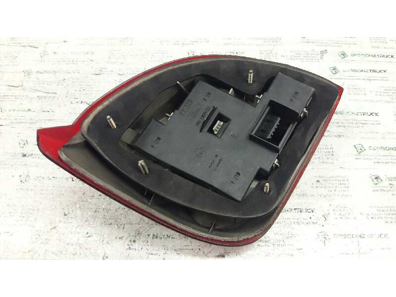 Recambio de piloto trasero derecho para ford fiesta berlina ghia referencia OEM IAM 96FG13N004  