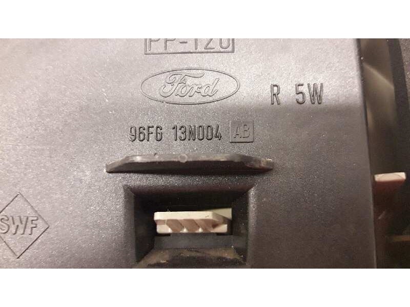 Recambio de piloto trasero derecho para ford fiesta berlina ghia referencia OEM IAM 96FG13N004  