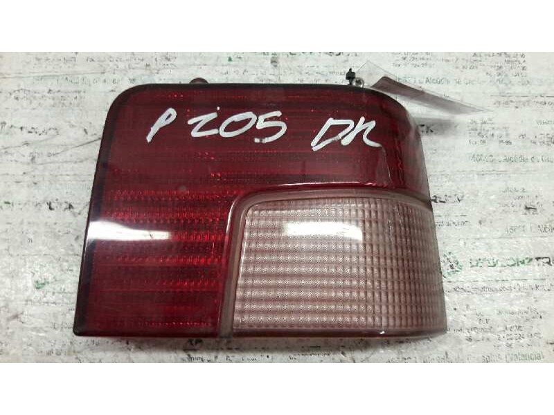 Recambio de piloto trasero derecho para peugeot 205 berlina 1.4 generation referencia OEM IAM  TULIPA DERECHA 