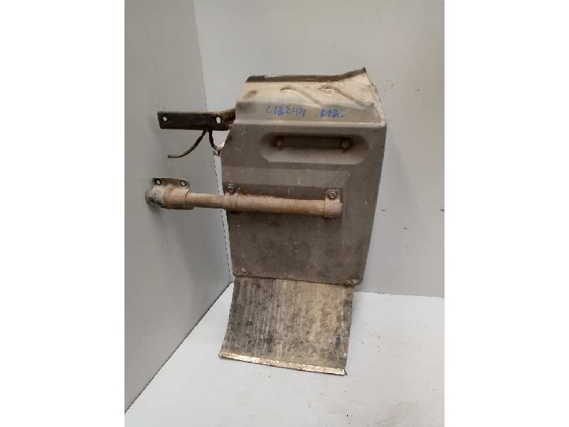 Recambio de guardabarros delantero derecho para nissan cabstar 01.04  cabina simple cabina individual referencia OEM IAM 63100F3