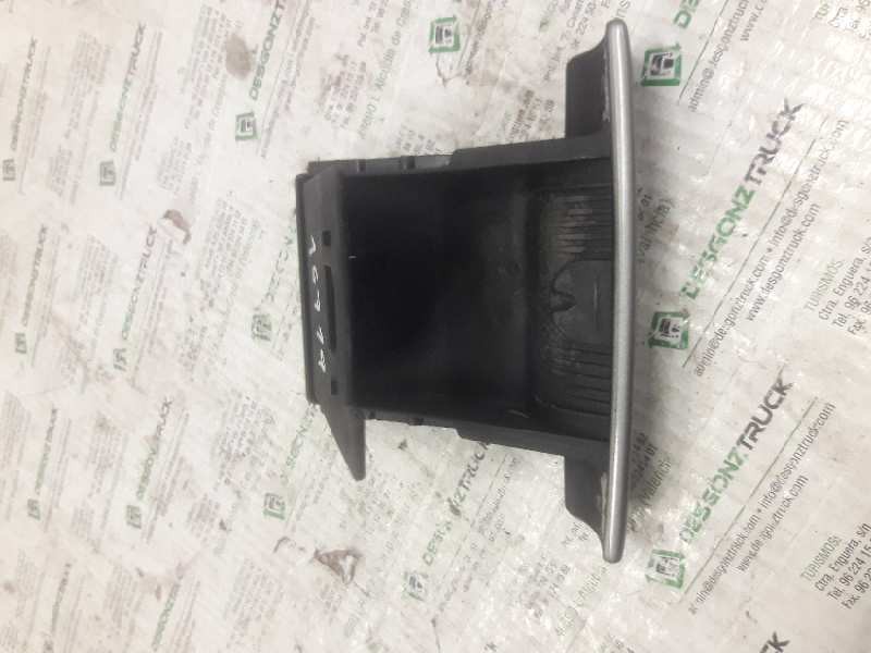 Recambio de cenicero para peugeot 308 confort referencia OEM IAM 9658691077  