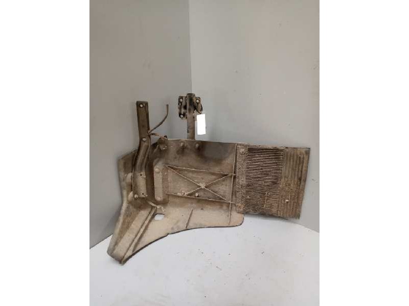 Recambio de guardabarros delantero derecho para nissan cabstar 01.04  cabina simple cabina individual referencia OEM IAM 63100F3