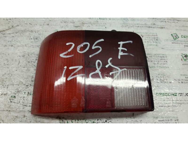 Recambio de piloto trasero izquierdo para peugeot 205 berlina 1.4 generation referencia OEM IAM  TULIPA IZQUIERDA 