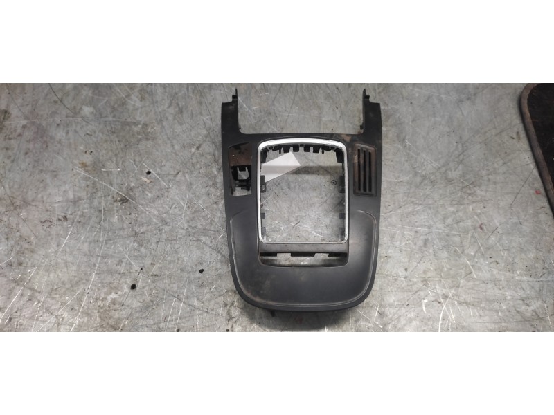 Recambio de embellecedor para audi a4 ber. (b8) básico referencia OEM IAM 8K0864261  