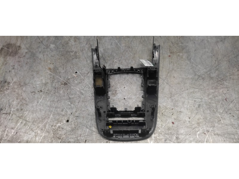 Recambio de embellecedor para audi a4 ber. (b8) básico referencia OEM IAM 8K0864261  