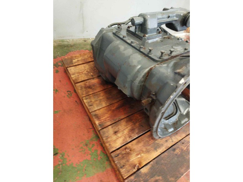 Recambio de caja cambios para pegaso trucks thecno 310 ... referencia OEM IAM RT09509A M081706 FULLER