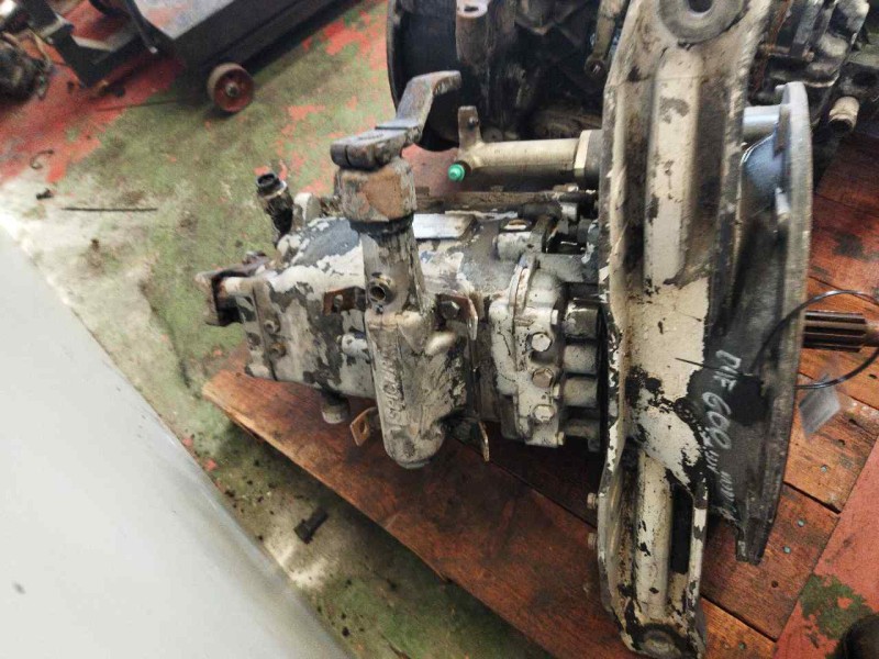 Recambio de caja cambios para daf trucks f 600 fa 600 cd (116cv) referencia OEM IAM T5X2276 ACU8628 14317G8