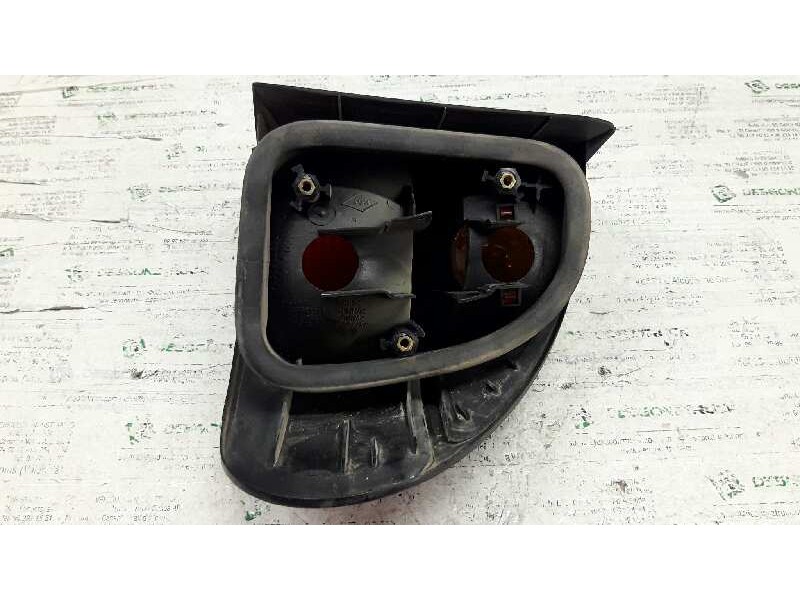 Recambio de piloto trasero izquierdo para renault laguna (b56) 2.0 16v rti (b56d) referencia OEM IAM 7700820052  