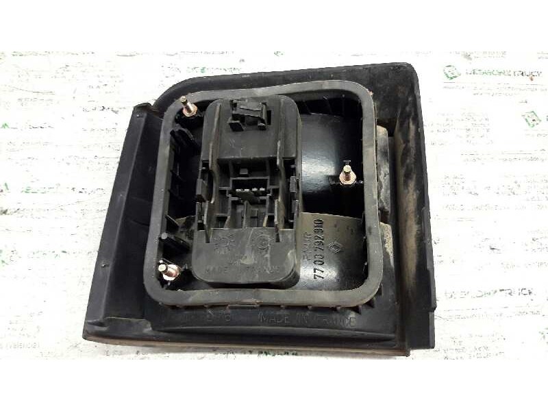 Recambio de piloto trasero derecho para renault 21 berlina (b/l48) tl referencia OEM IAM 7700792910  