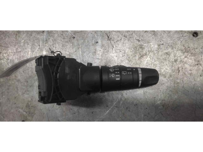 Recambio de mando limpia para nissan almera (n16/e) acenta referencia OEM IAM 25260AV770 12 PINS 