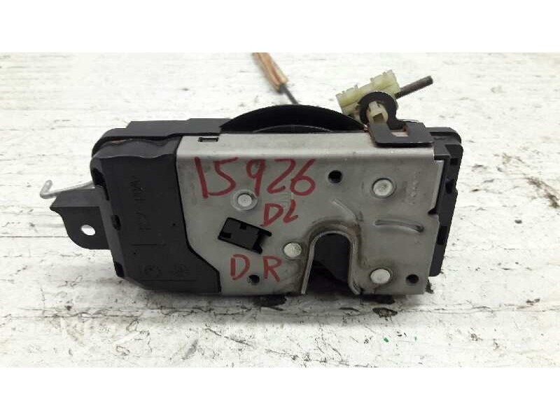 Recambio de cerradura puerta delantera derecha para opel zafira b 1.9 cdti referencia OEM IAM 13210749  