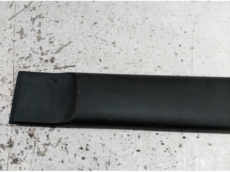 Recambio de moldura puerta delantera izquierda para peugeot partner (s2) combi pro referencia OEM IAM 9620864677  