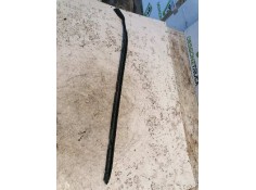 Recambio de moldura luna delantera para ford fiesta berlina básico referencia OEM IAM   IZQUIERDA 2