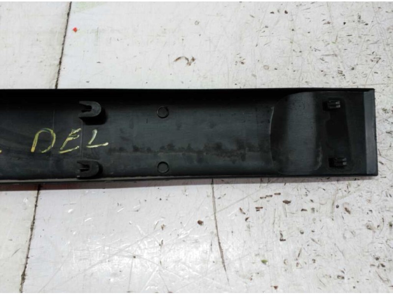 Recambio de moldura puerta delantera izquierda para peugeot partner (s2) combi pro referencia OEM IAM 9620864677  