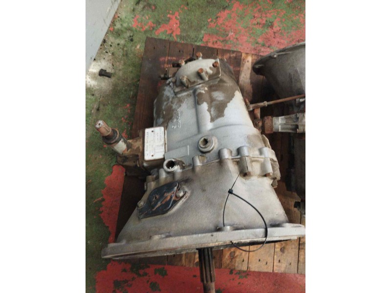 Recambio de caja cambios para nissan trucks l80-88 4.0 referencia OEM IAM T5200  
