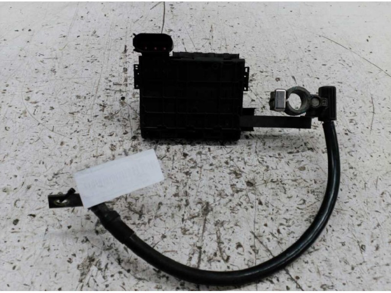 Recambio de caja reles / fusibles para volkswagen golf iv berlina (1j1) highline referencia OEM IAM   