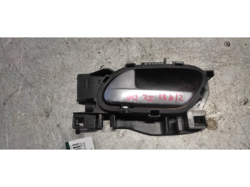 Recambio de maneta interior delantera izquierda para peugeot 208 style referencia OEM IAM   