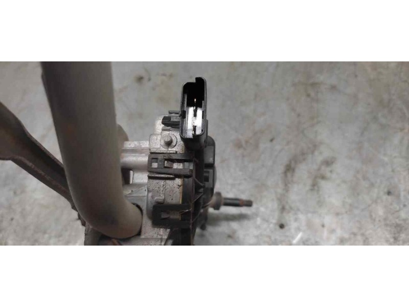 Recambio de motor limpia delantero para peugeot 208 style referencia OEM IAM 0390241540 4 PINS 