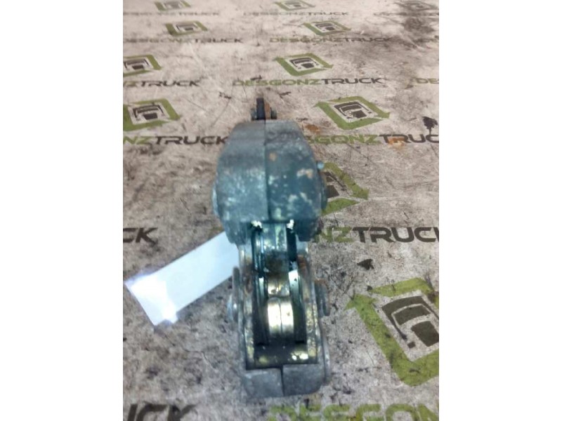 Recambio de cierre cabina derecho para nissan trucks l80.09 l80.14 referencia OEM IAM   