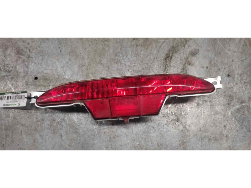 Recambio de piloto trasero central para peugeot 208 style referencia OEM IAM 9674308980 2 PINS 