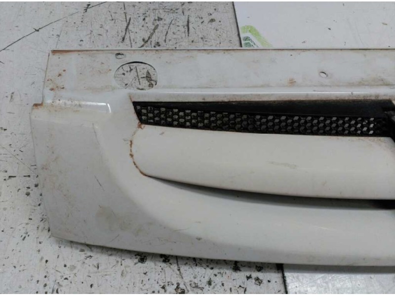 Recambio de rejilla delantera central para peugeot partner (s2) combi plus referencia OEM IAM   
