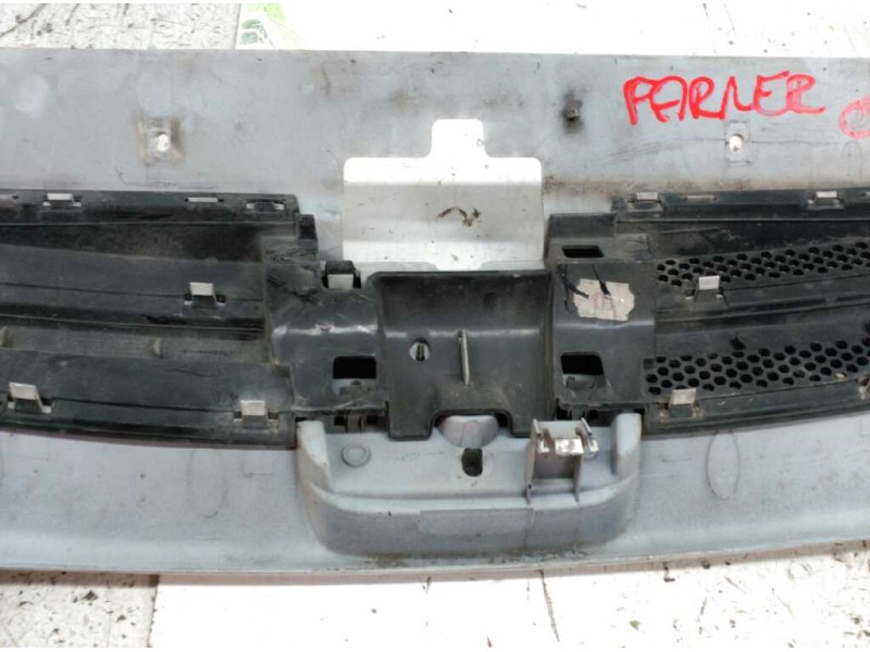 Recambio de rejilla delantera central para peugeot partner (s2) combi plus referencia OEM IAM   