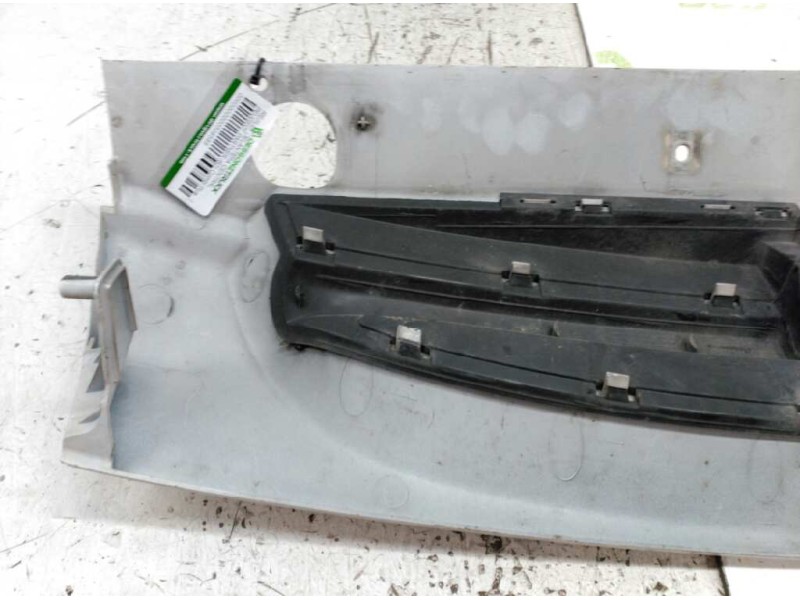 Recambio de rejilla delantera central para peugeot partner (s2) combi plus referencia OEM IAM   