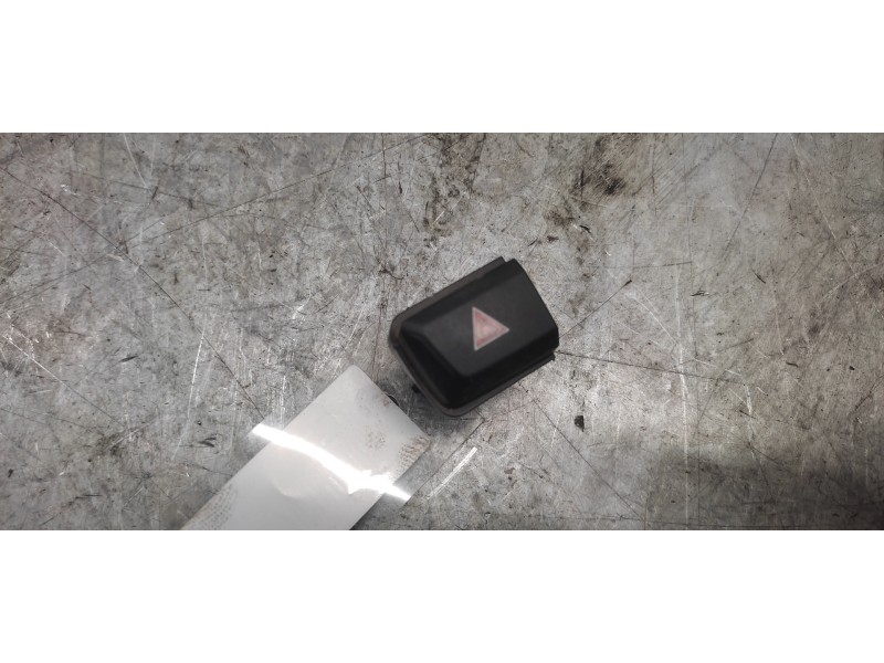 Recambio de warning para peugeot 208 style referencia OEM IAM 96750916ZD 4 PINS 