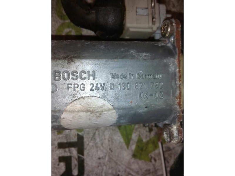 Recambio de elevalunas delantero derecho para nissan trucks l80.09 l80.14 referencia OEM IAM 0130821782 24V/BOSCH 