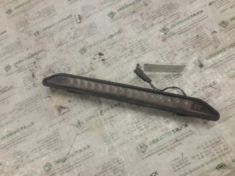 Recambio de luz central de freno para opel zafira a blue line referencia OEM IAM 90582025 2 PINS 