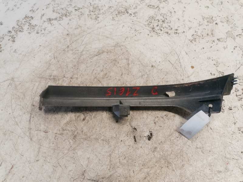 Recambio de moldura para opel zafira a elegance referencia OEM IAM 90580652 BAJO FARO DERECHO 