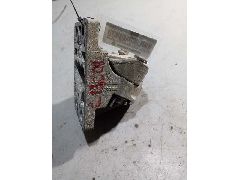 Recambio de soporte guardabarros trasero para renault serie t 12.8 diesel referencia OEM IAM 21213203 21213202 