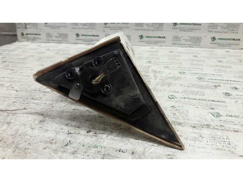 Recambio de retrovisor derecho para mitsubishi colt (cj0) 1600 glx referencia OEM IAM E201826 ELECTRICO BLANCO