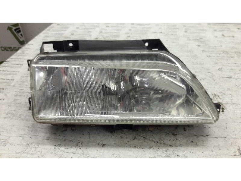 Recambio de faro derecho para citroën xantia break 1.9 td sx referencia OEM IAM 88205034  