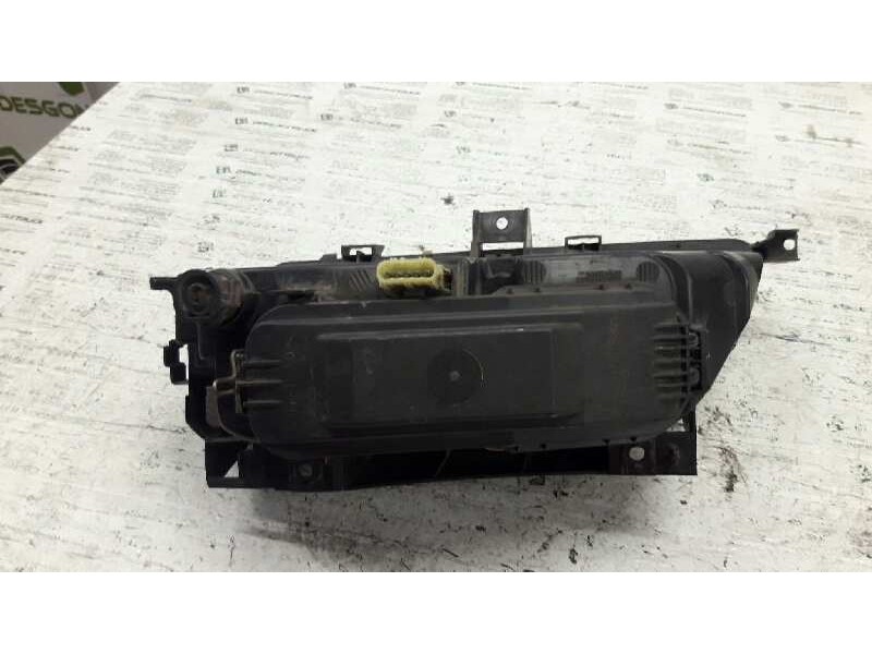 Recambio de faro derecho para citroën xantia break 1.9 td sx referencia OEM IAM 88205034  