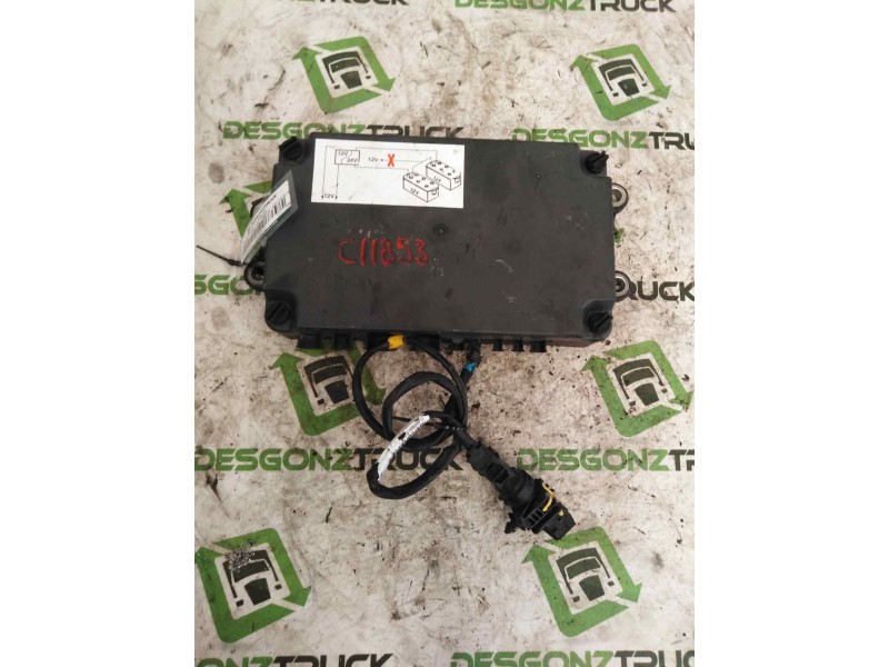 Recambio de caja reles / fusibles para renault serie t fg 4x2 cabina high-sleeper referencia OEM IAM 21717590  