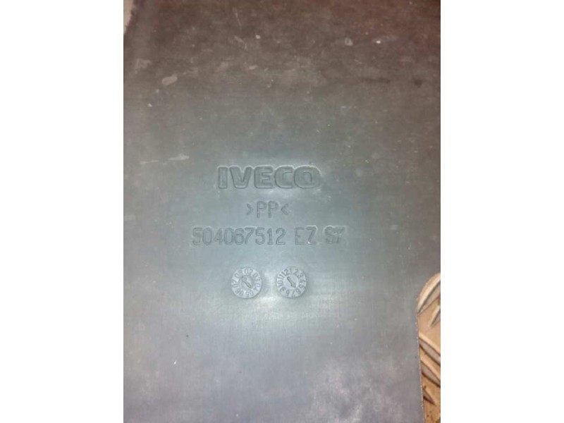 Recambio de guardabarros delantero izquierdo para iveco stralis (as) fg /fp  4x2 gran espacio referencia OEM IAM 504067512  