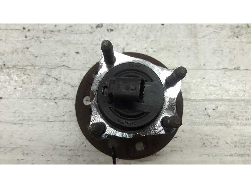 Recambio de buje trasero izquierdo para opel zafira b 1.9 cdti referencia OEM IAM   