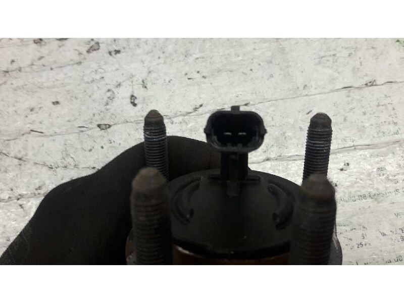 Recambio de buje trasero izquierdo para opel zafira b 1.9 cdti referencia OEM IAM   