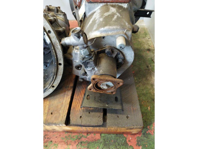 Recambio de caja cambios para nissan trucks l-60.09 referencia OEM IAM T5200  