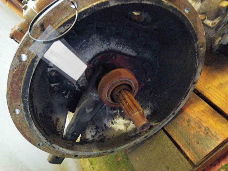 Recambio de caja cambios para nissan trucks l-60.09 referencia OEM IAM T5200  