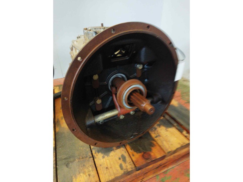 Recambio de caja cambios para nissan trucks l-80 referencia OEM IAM S542 1307052002 07100400-2