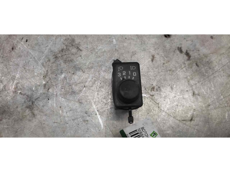 Recambio de boton regulacion de faros para nissan terrano/terrano.ii (r20) aventura referencia OEM IAM 251900F000 4 PINS 
