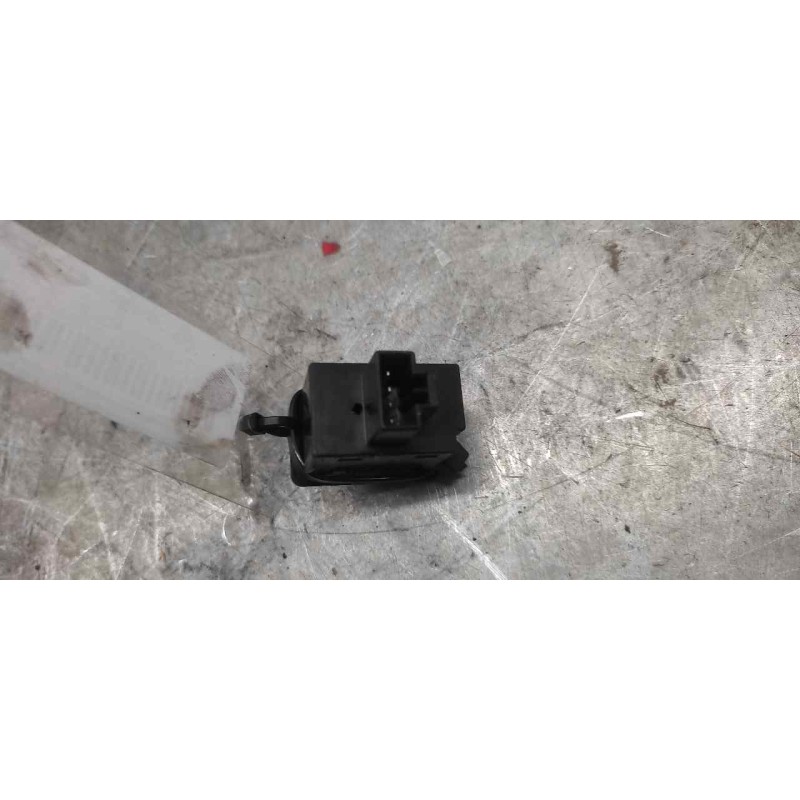 Recambio de boton regulacion de faros para nissan terrano/terrano.ii (r20) aventura referencia OEM IAM 251900F000 4 PINS 